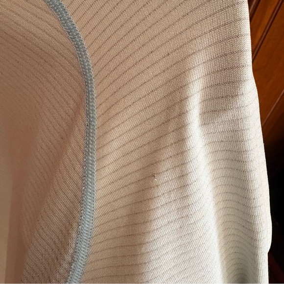 Lululemon Medium Metal Vent Tech Pastel Blue - Picture 4 of 4